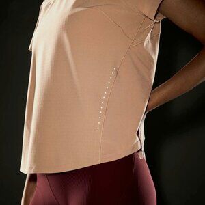Lululemon Lightweight Stretch Running Short Sleeve Shirt - Pink Clay, Size 4